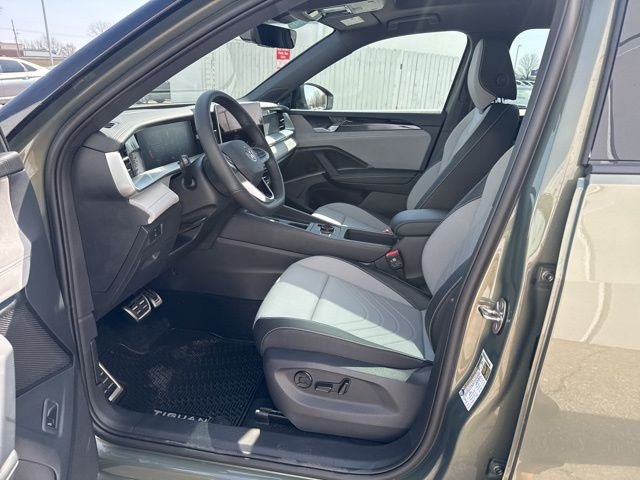 New 2026 Avocado Green W/Deep Black Roof Volkswagen 2.0T SE R-Line Black image 14