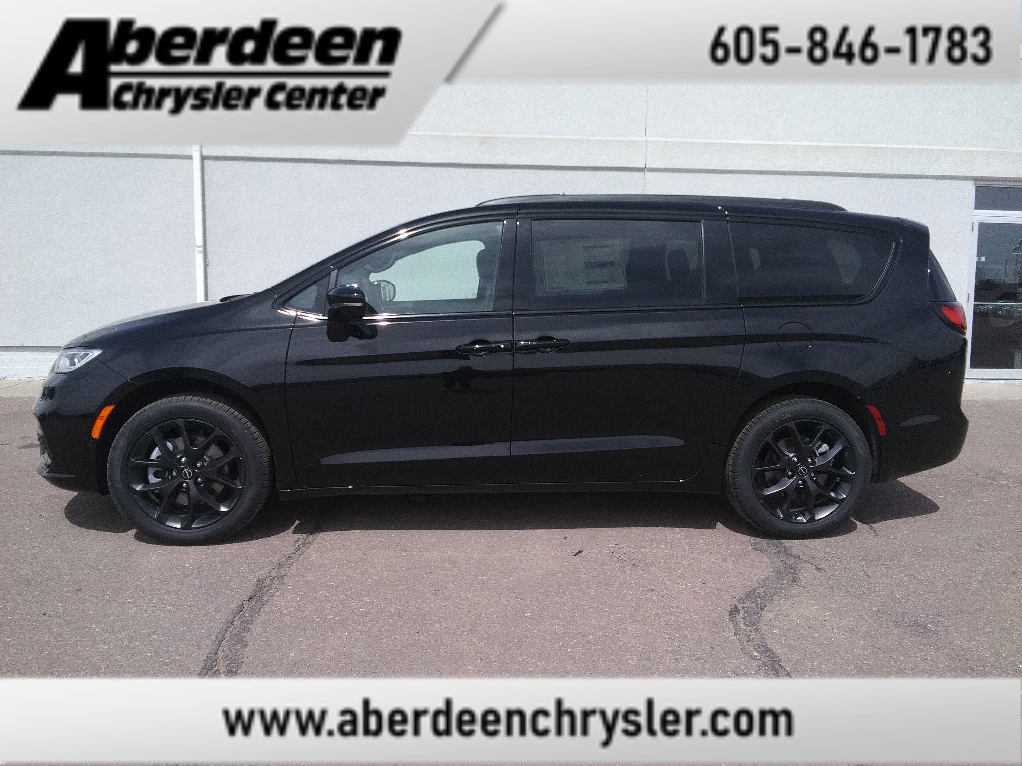 2026 Chrysler Pacifica Limited AWD's photo