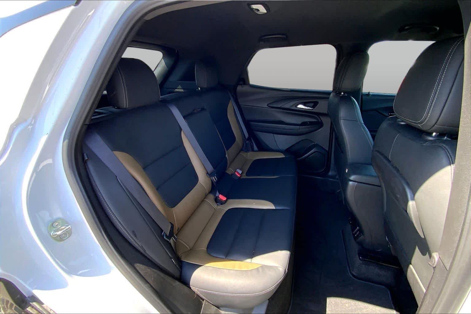 Used 2021 Summit White Chevrolet ACTIV image 20