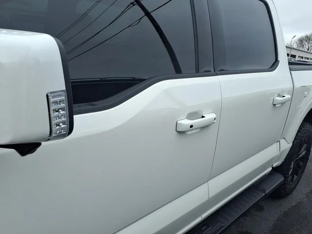 Used 2025 White Metallic Ford Lariat image 5