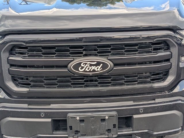 Used 2024 Agate Black Metallic Ford LARIAT image 11