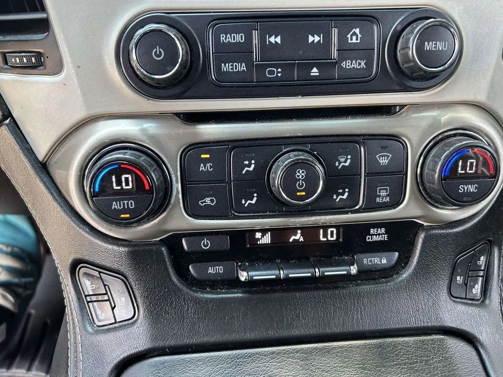 Used 2017 Silver GMC Denali image 19