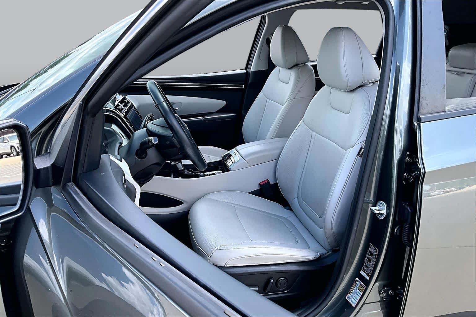 Used 2023 Amazon Gray Hyundai SEL image 8