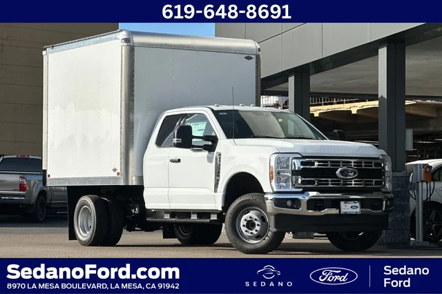 2024 Ford F-350 Chassis Cab XLT