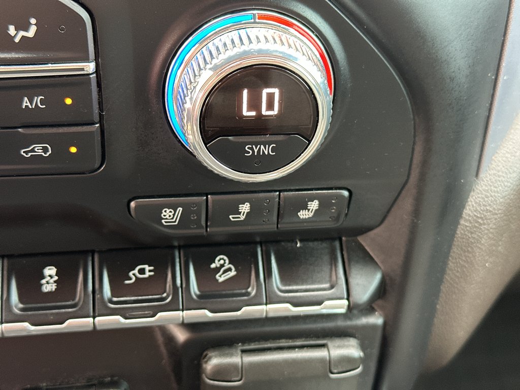 Used 2019 Onyx Black GMC SLT image 30