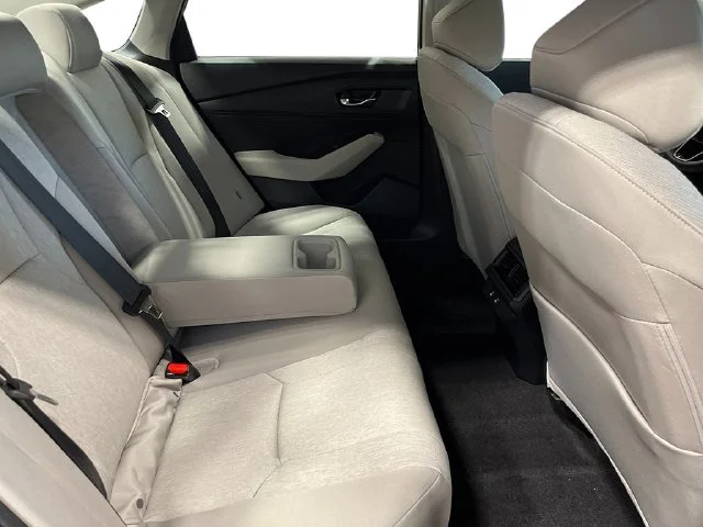 New 2026 Platinum White Pearl Honda LX image 24