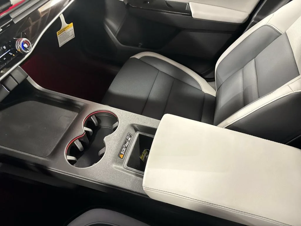 New 2026 Mercury Silver Metallic Honda Elite image 29