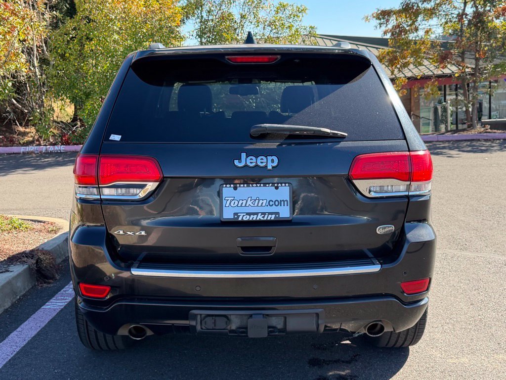 Used 2016 Brilliant Black Crystal Pearlcoat Jeep Overland image 6