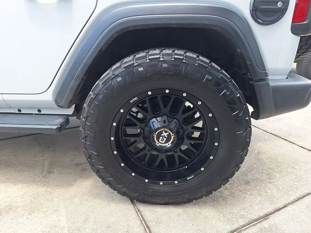 Used 2018 White Jeep Unlimited Sport S image 26