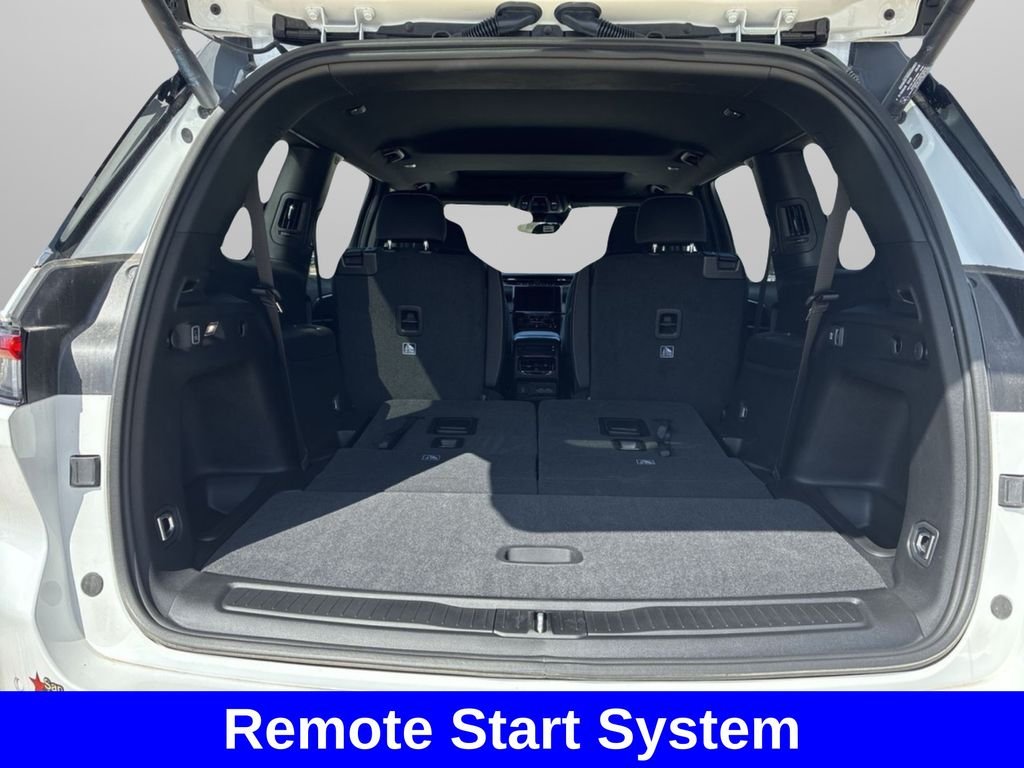 New 2025 Bright White Clear-Coat Exterior Paint Jeep Laredo image 10