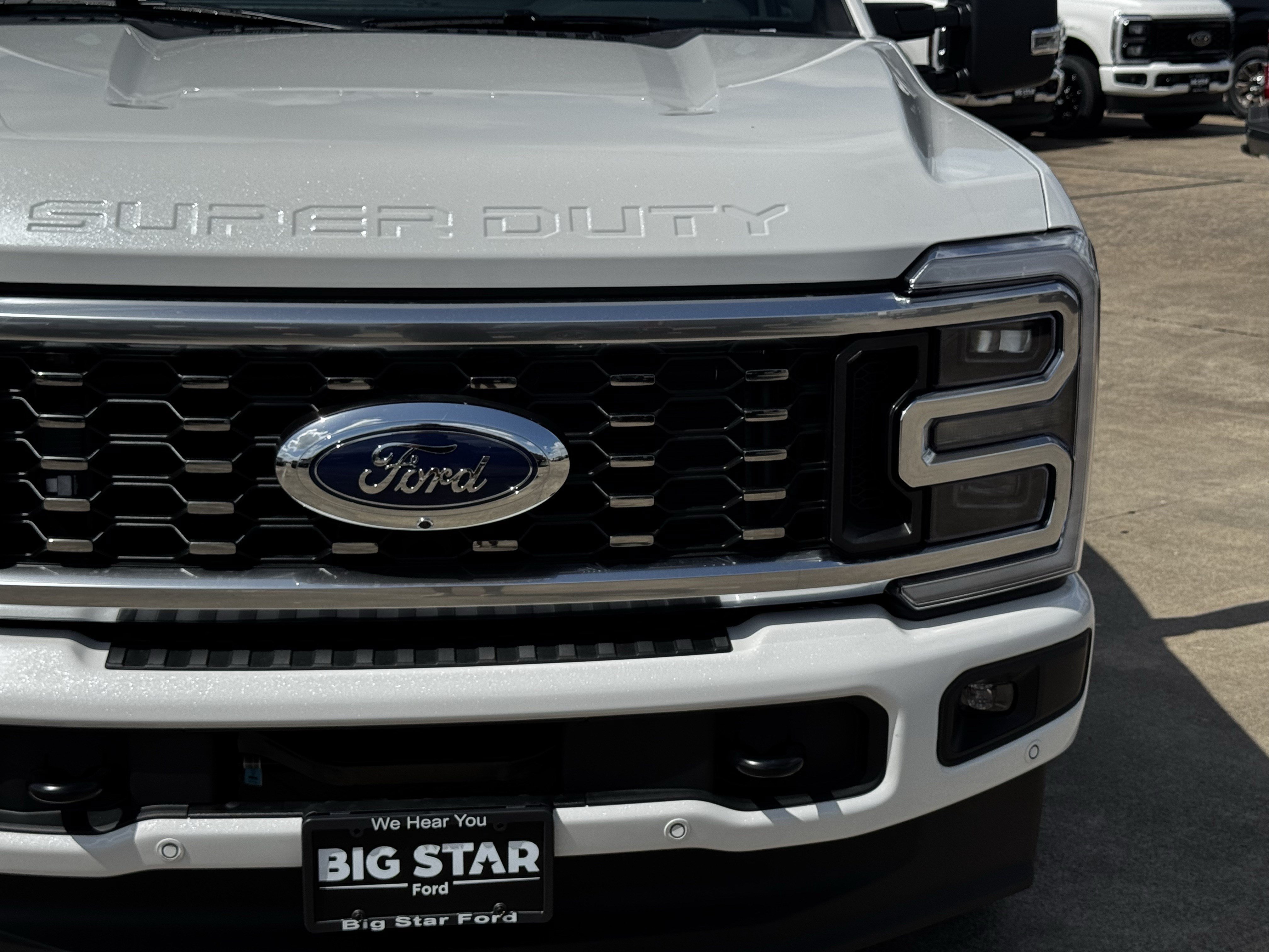 New 2026 Star White Metallic Tri-Coat Ford Platinum image 4