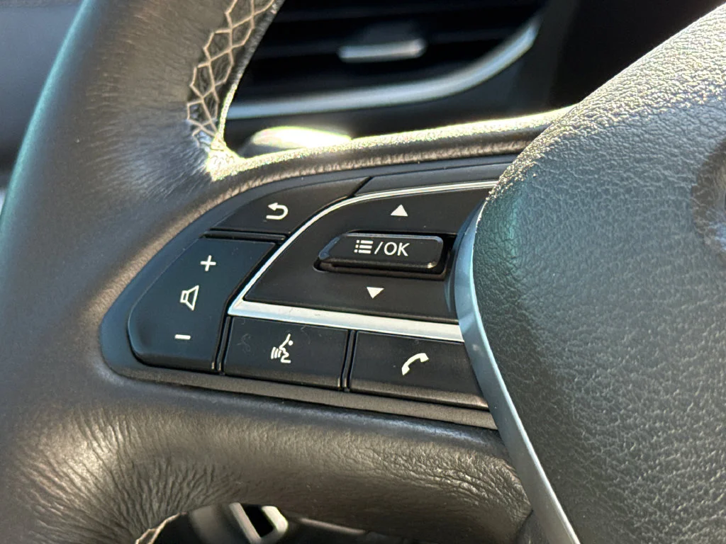 Used 2020 Black Obsidian INFINITI LUXE image 28