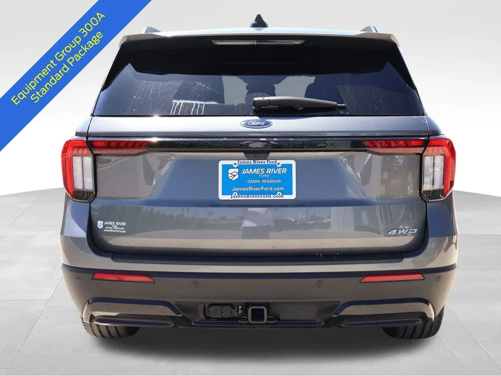 Used 2025 Gray Ford ST-Line image 5