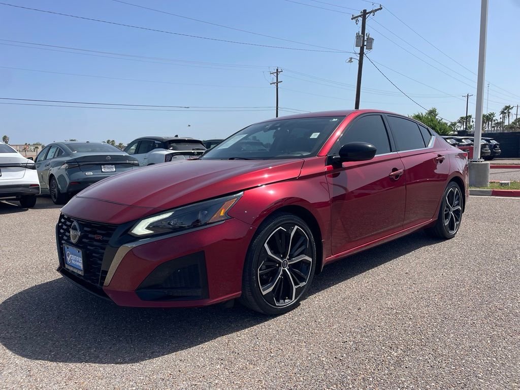 Used 2024 Red Nissan 2.5 SR image 3