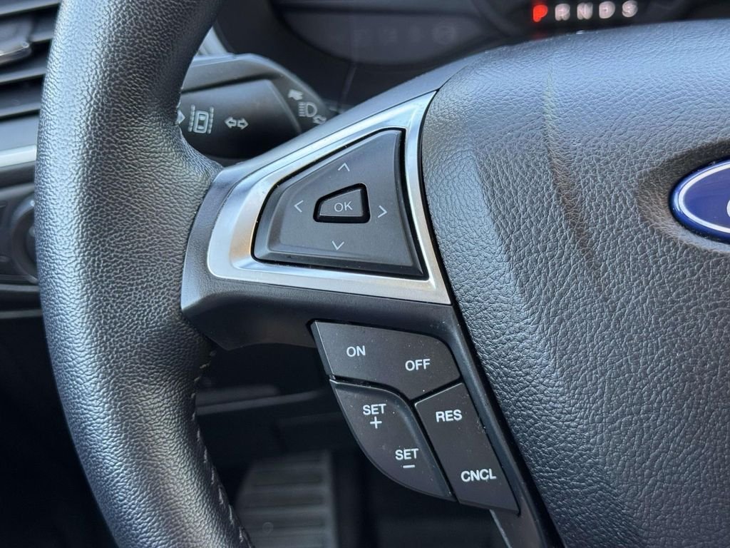 Used 2022 White Ford SEL image 11