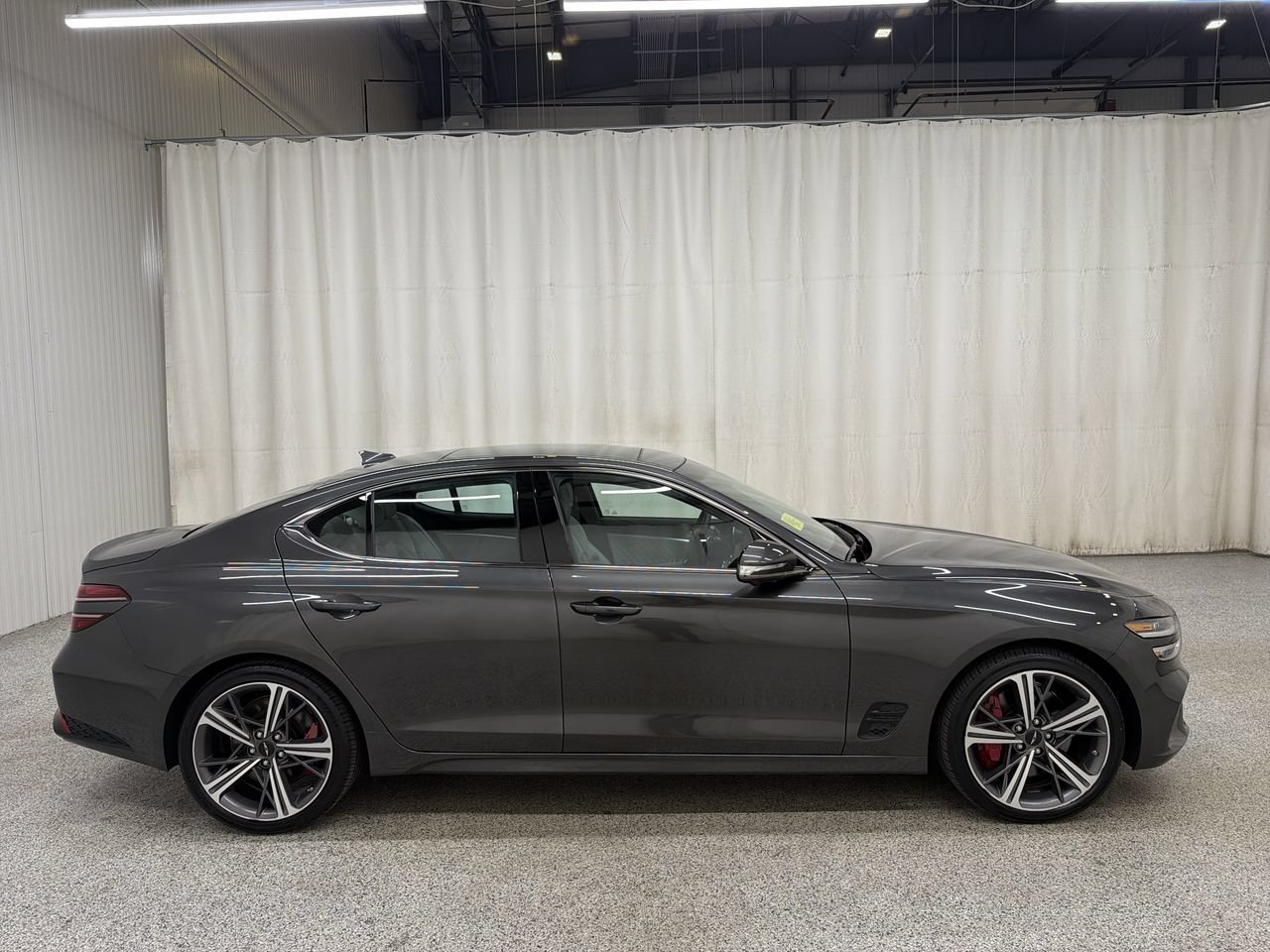 Certified Used 2025 Makalu Gray Genesis 3.3T Sport Advanced image 5