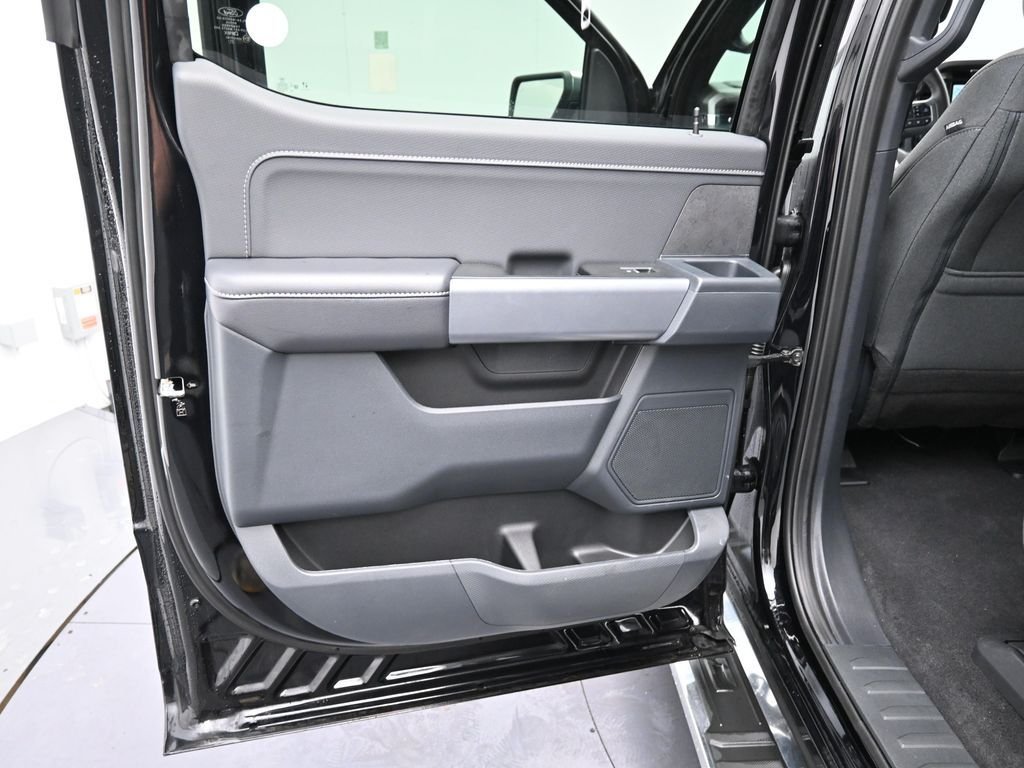 2025 Ford F-150 XLT - Photo 17