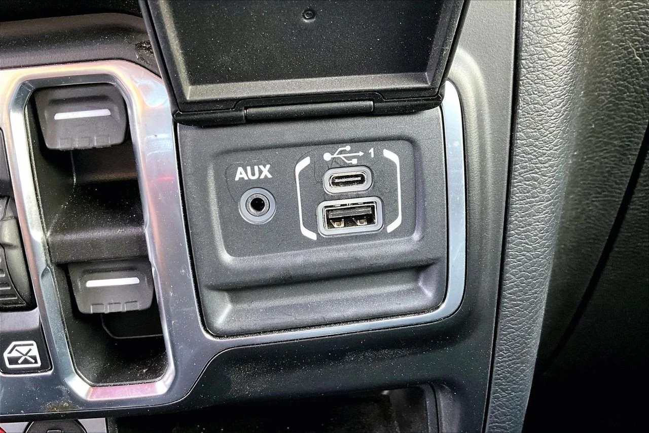 Used 2022 Black Jeep Rubicon image 16
