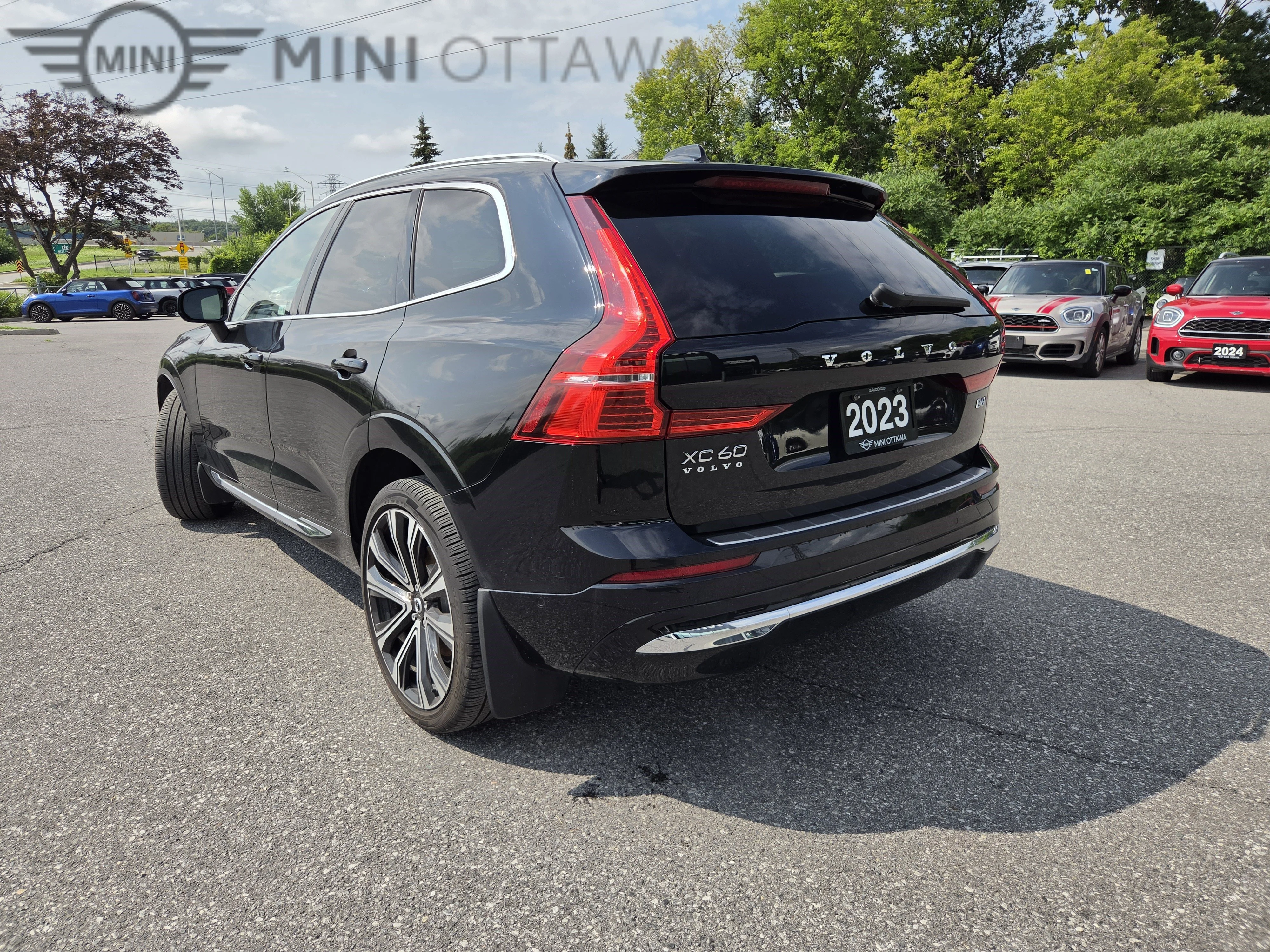 Used 2023 Black Solid Stone Volvo Ultimate Bright Theme image 6