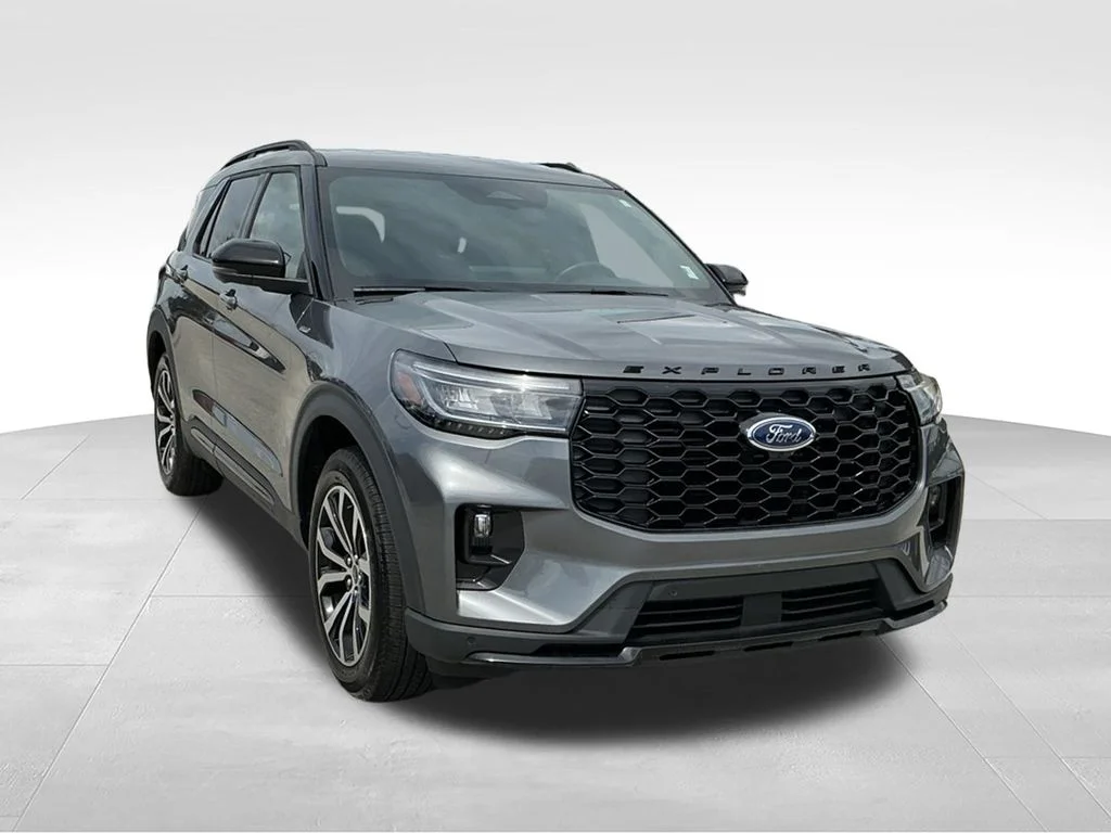 Used 2025 Gray Ford ST-Line image 14