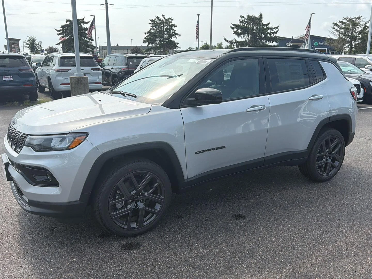 New 2026 Silver Zynith Metallic Clear-Coat Exterior Paint Jeep Limited Altitude image 1