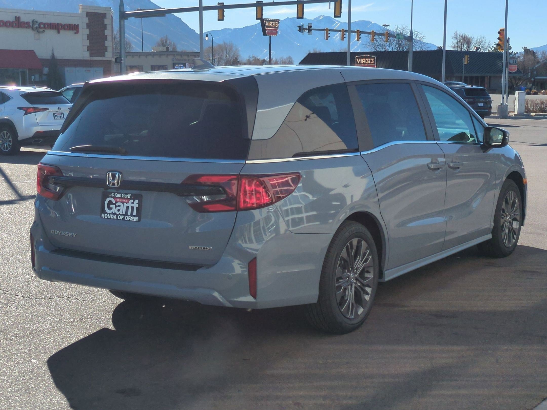 New 2027 Sonic Gray Pearl Honda Touring image 3