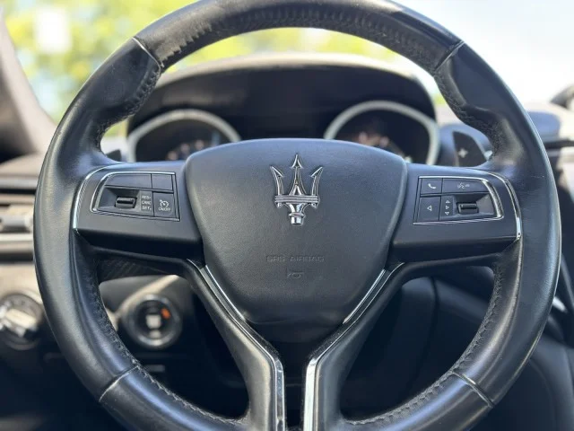 Used 2018 Nero Maserati S Q4 / NERO ~ NERO / CLEAN CARFAX !!! image 28