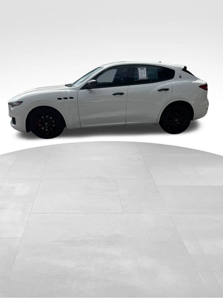 Used 2019 White Maserati Base image 4