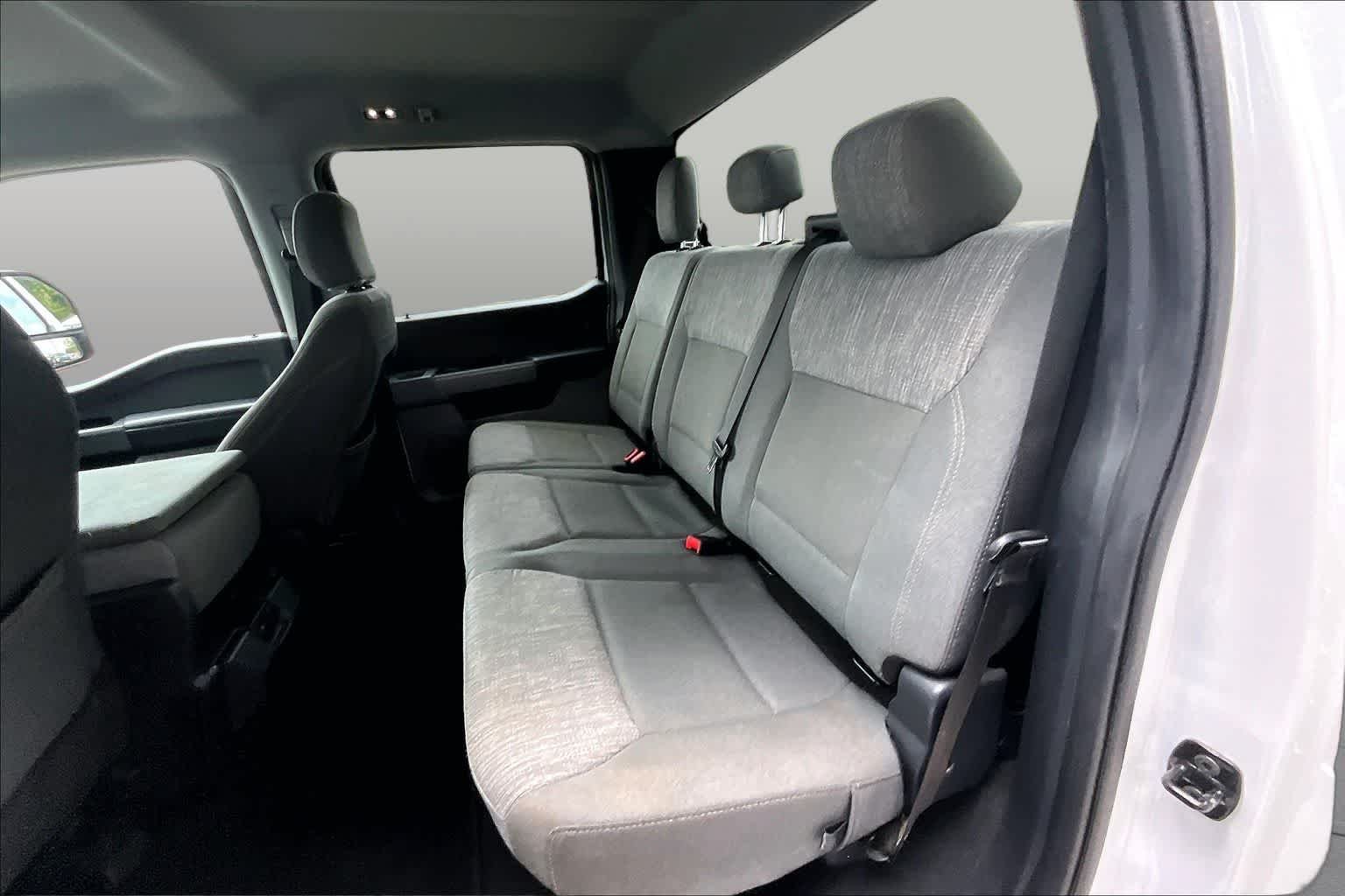 Used 2025 Oxford White Ford XLT image 21