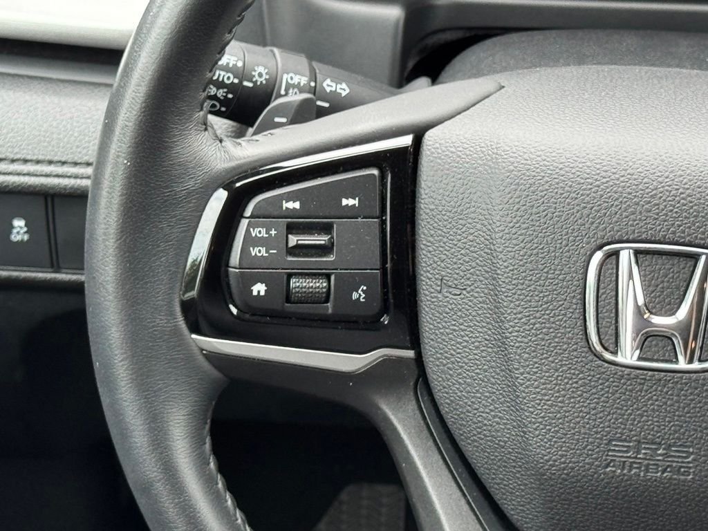 Used 2025 Black Honda EX-L image 22
