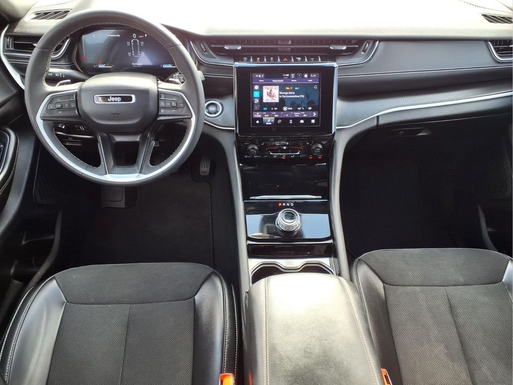 Used 2023 Gray Jeep Altitude image 10