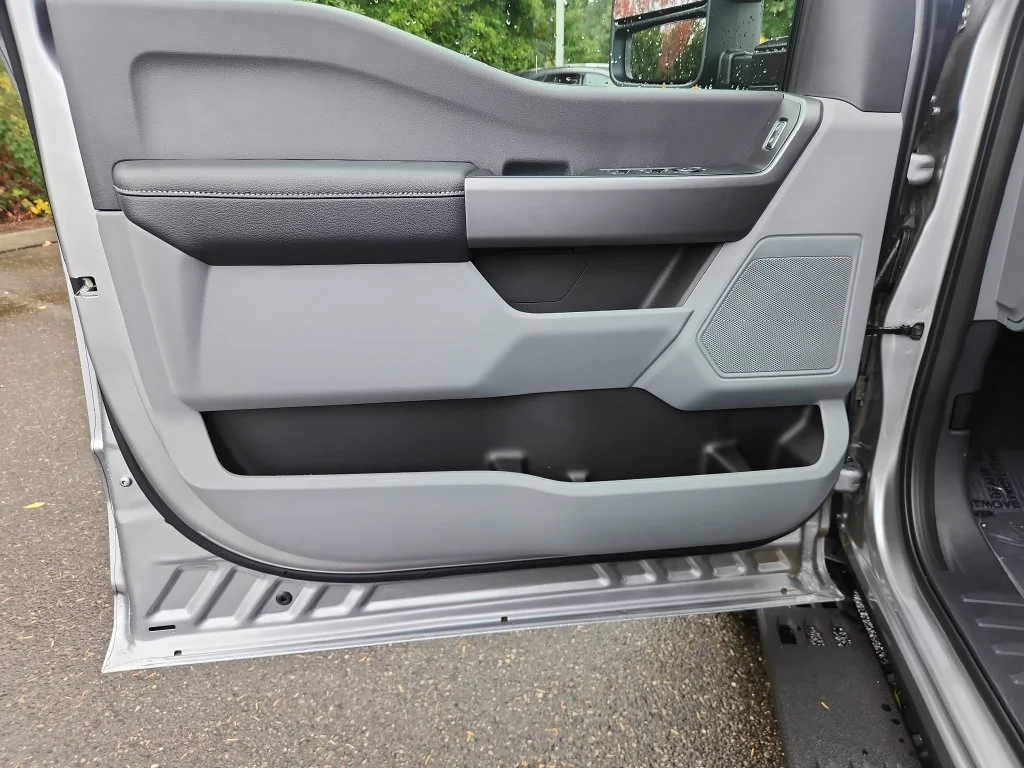 New 2027 Silver Ford XLT image 14
