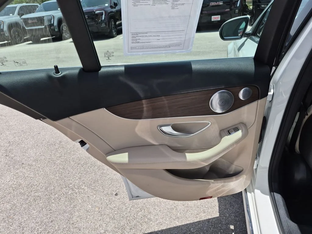 Used 2021  Mercedes-Benz C 300 image 33