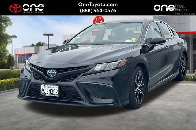 2023 Toyota Camry Hybrid SE