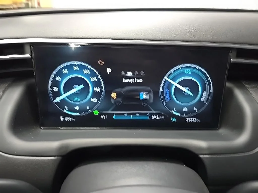 Used 2024 Silver Hyundai SEL Convenience image 23