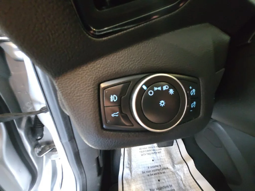 Used 2019 Silver Ford Titanium image 32