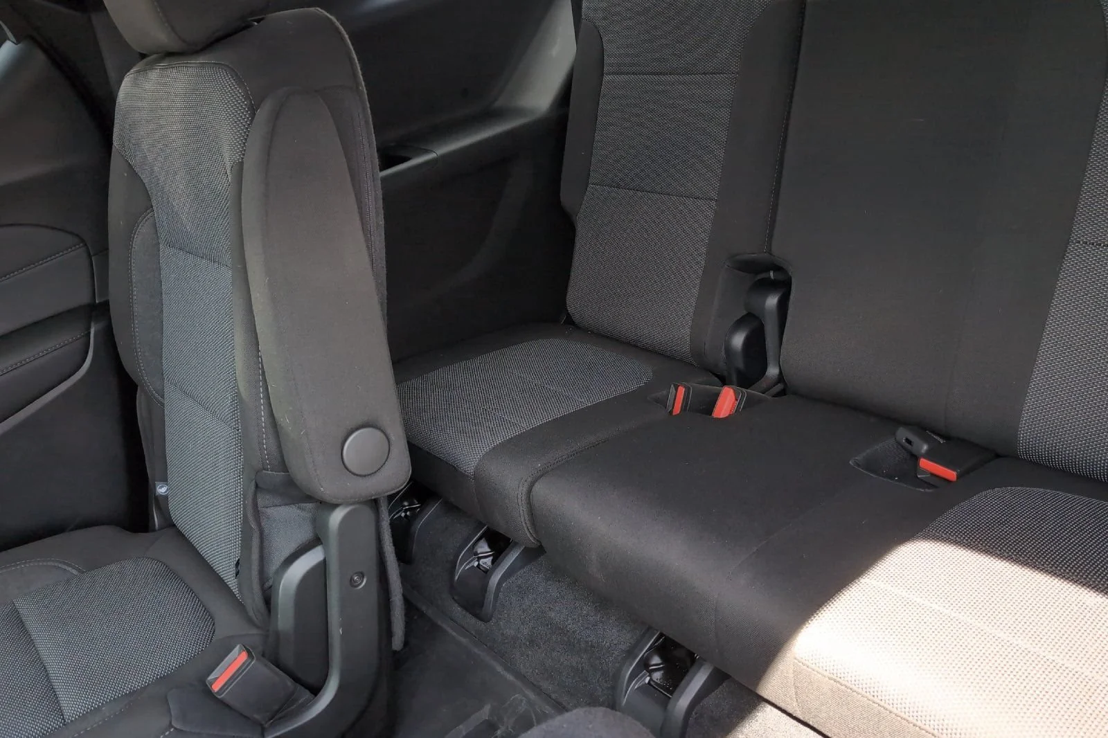 Used 2023 SUMMIT WHITE Chevrolet LT Cloth image 16