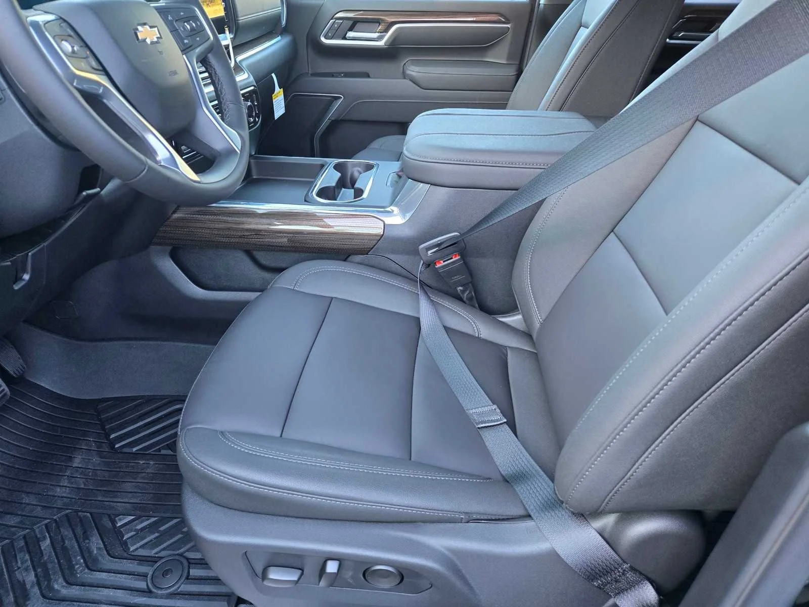 New 2026 Black Chevrolet LT image 17