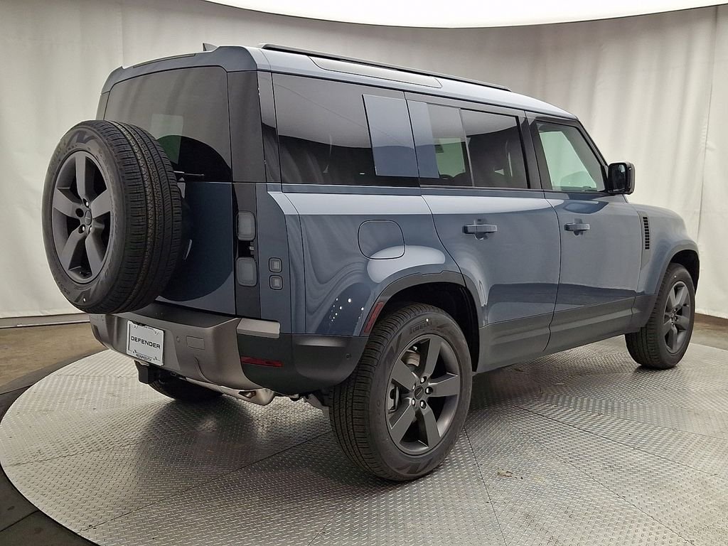 New 2026 Tasman Blue Metallic Land Rover S image 3