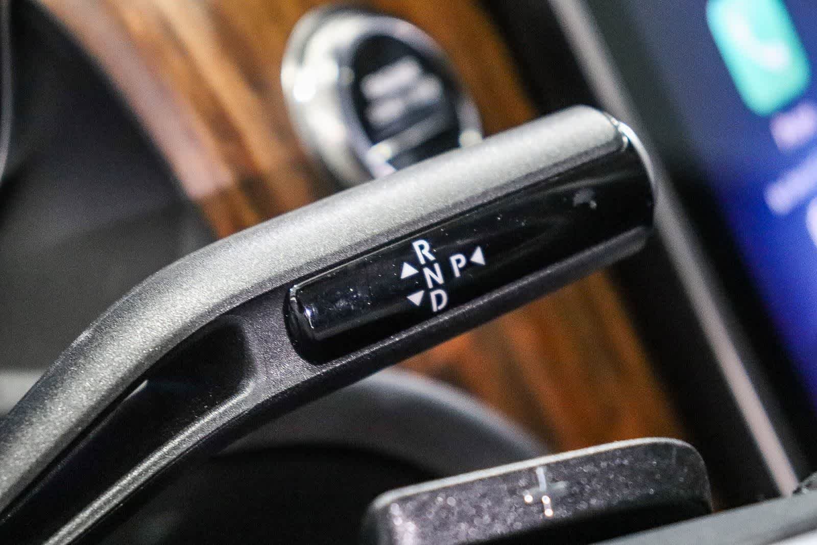Used 2025  Mercedes-Benz GLC 350e image 19