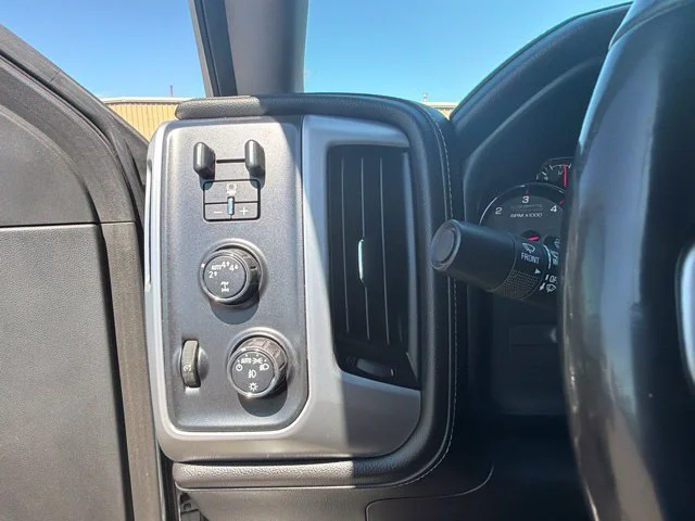 Used 2018 Quicksilver Metallic GMC SLE image 25
