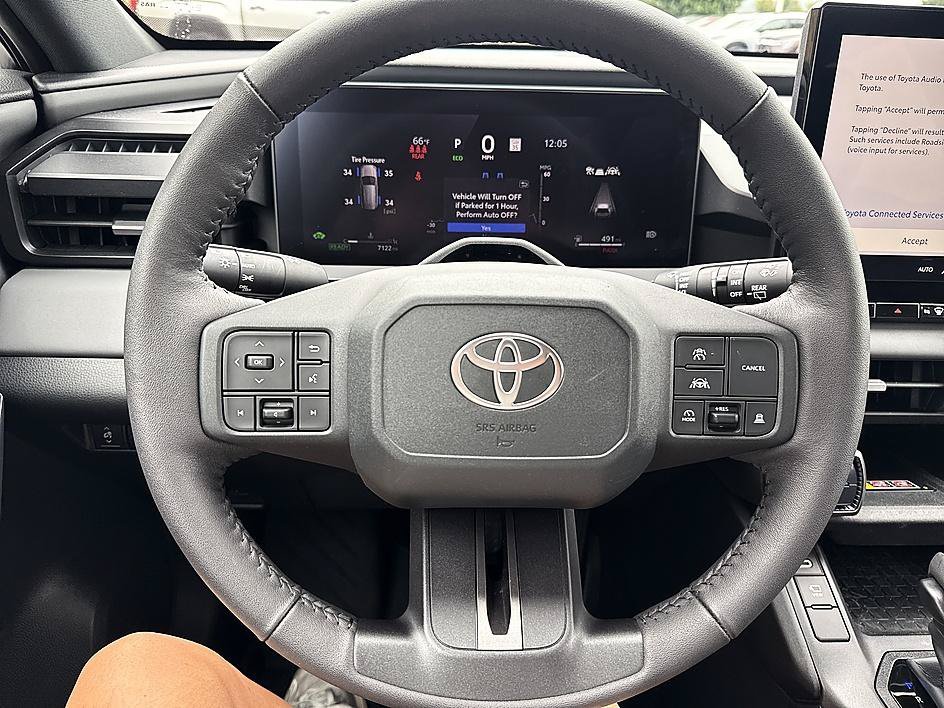 Used 2026 Wind Chill Pearl w/Black Roof Toyota XSE image 13