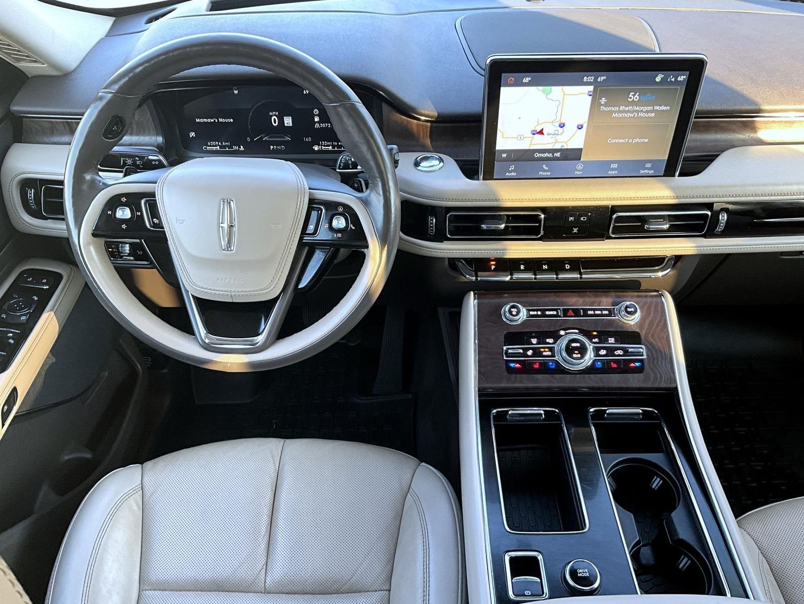 Used 2023 White Lincoln Reserve image 13