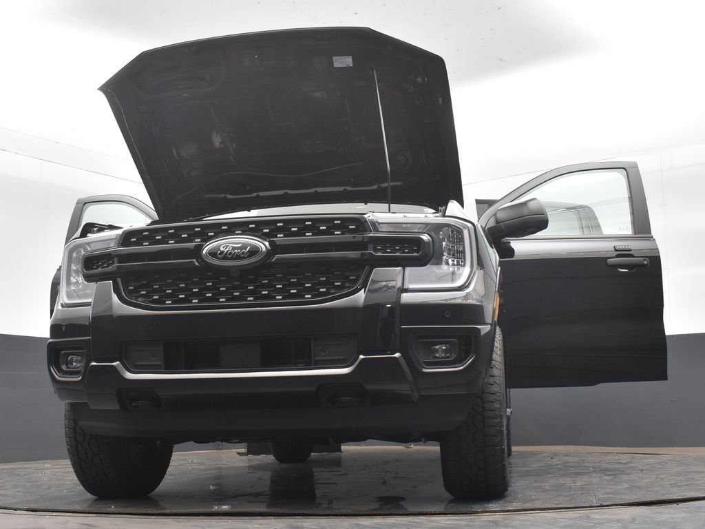 New 2026 Shadow Black Ford XLT image 38