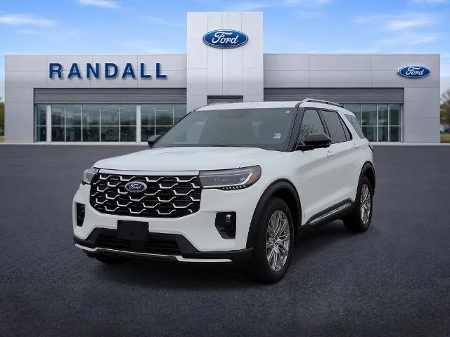 New 2026 Star White Metallic Tri-Coat Ford Platinum™ image 2