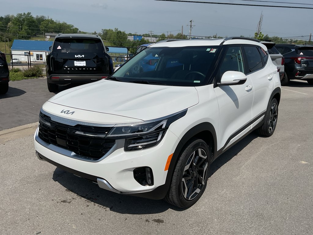 Certified Used 2025 Snow White Pearl Kia SX image 4