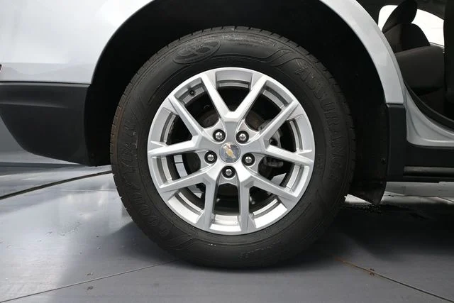 Used 2022 Silver Chevrolet LT image 14