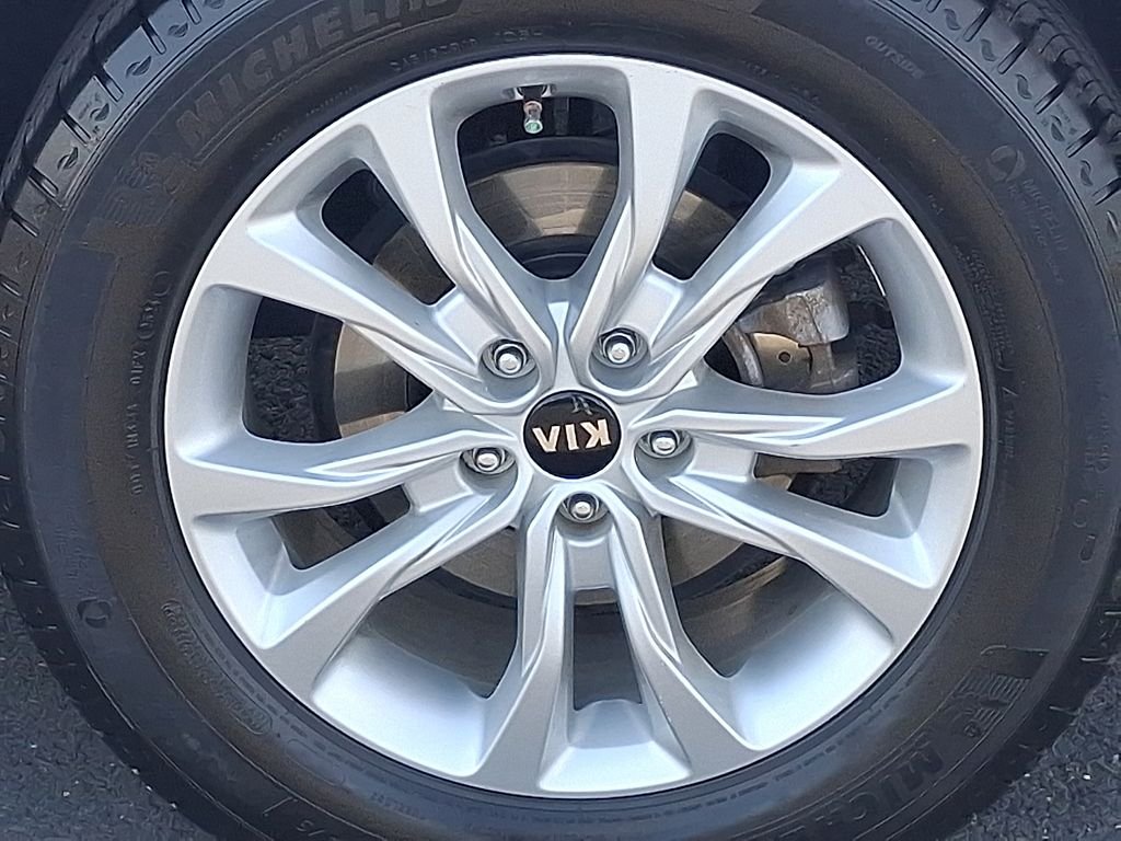 Certified Used 2021 White Kia LX image 9