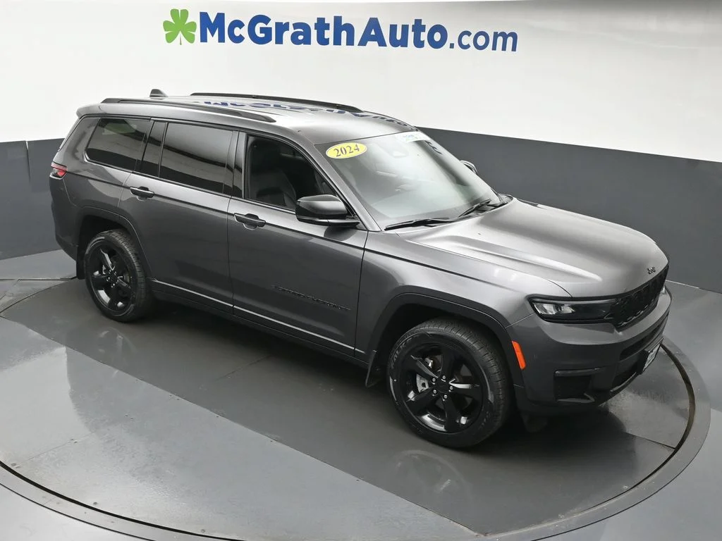 Used 2024 Gray Jeep Limited image 3