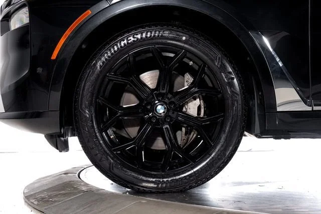 Used 2024 Black Sapphire Metallic BMW xDrive40i image 14